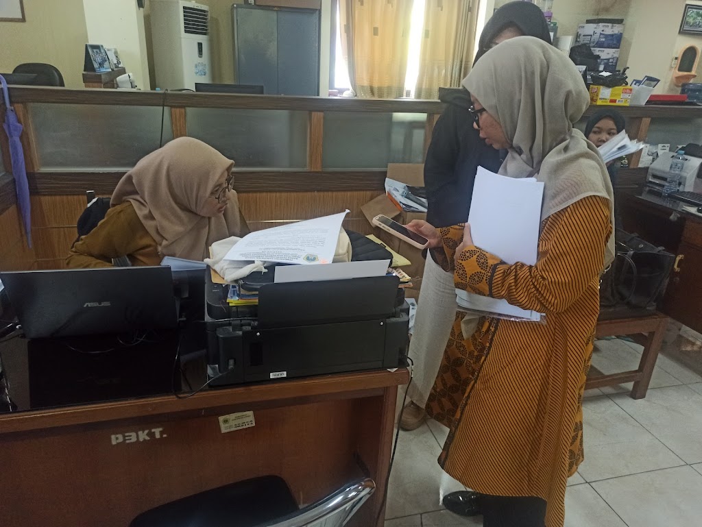 Tim Penelitian NIHR Berkunjung Ke BAPPEDA, Diskoperindag, dan Dinkes Kabupaten Gresik